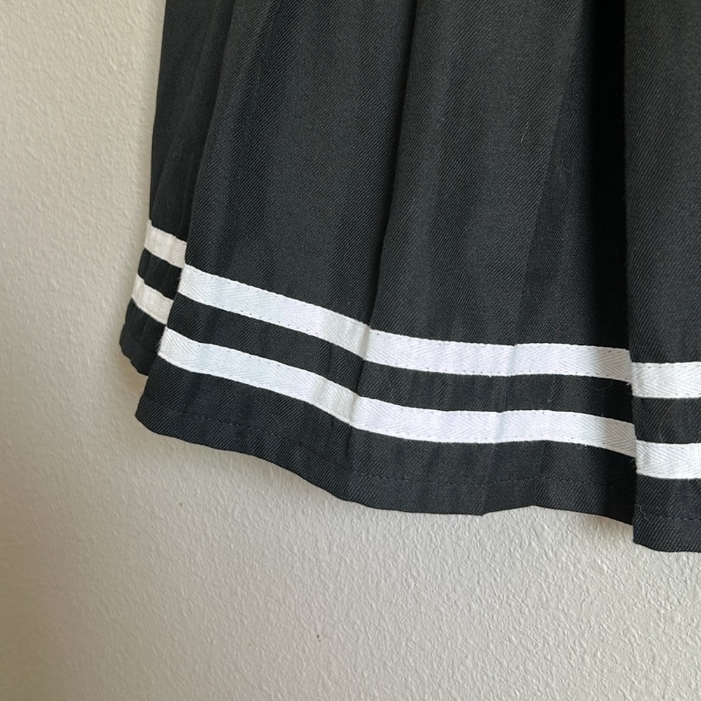 Hot Topic Black and White Skater Mini Skirt Size SMALL - Picture 5 of 7